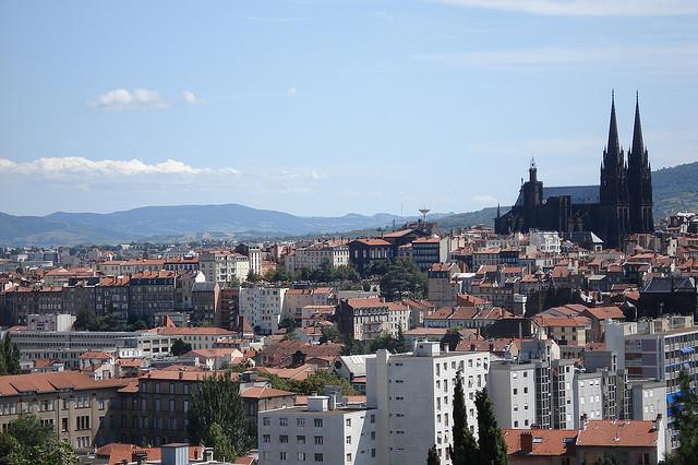 Vé máy bay từ Hà Nội đi Clermont Ferrand