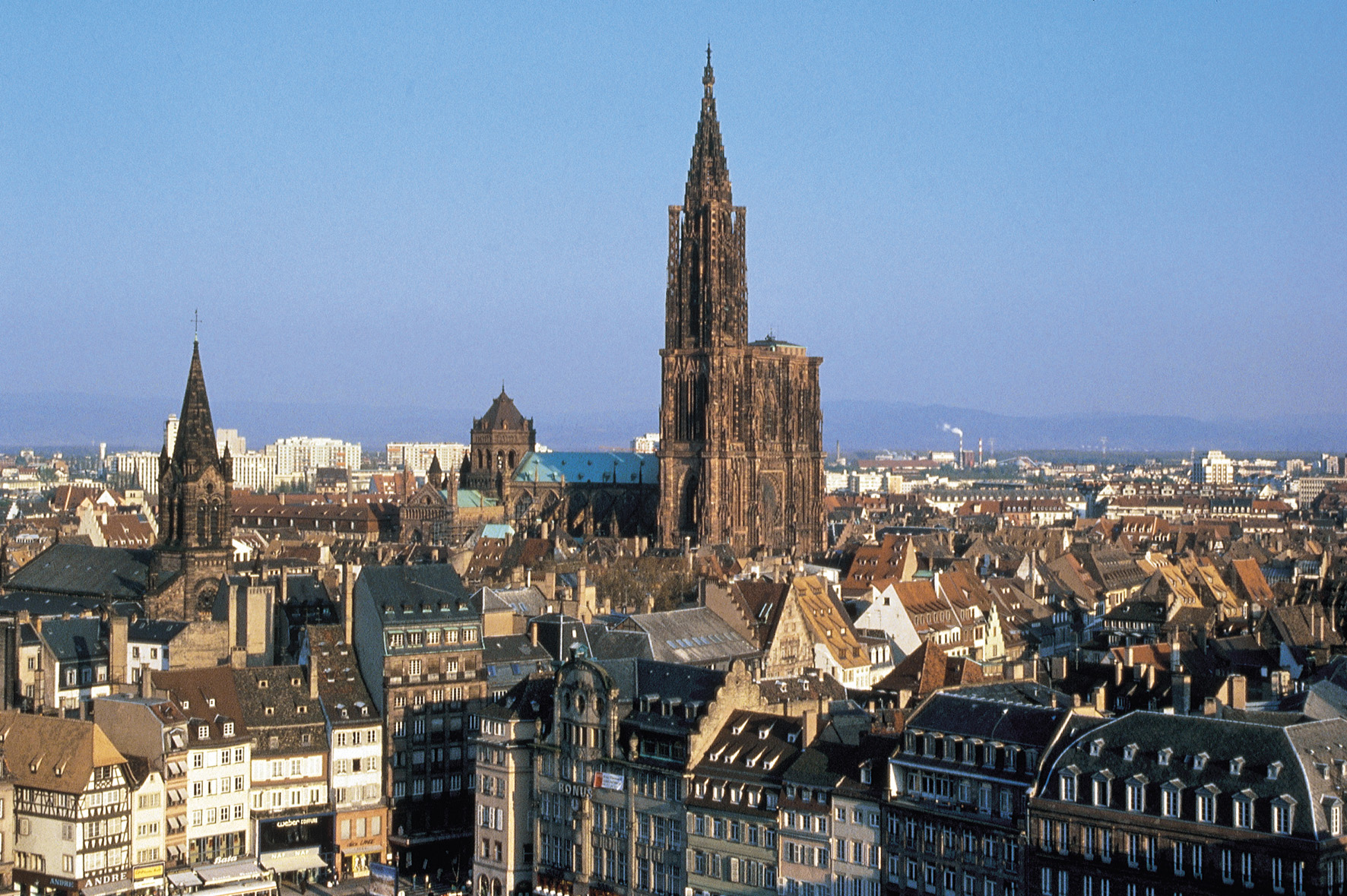 Vé máy bay từ Hà Nội đi Strasbourg